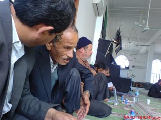 مرحوم فولادی  به اتفاق  حاج حسین شهری در حسینیه